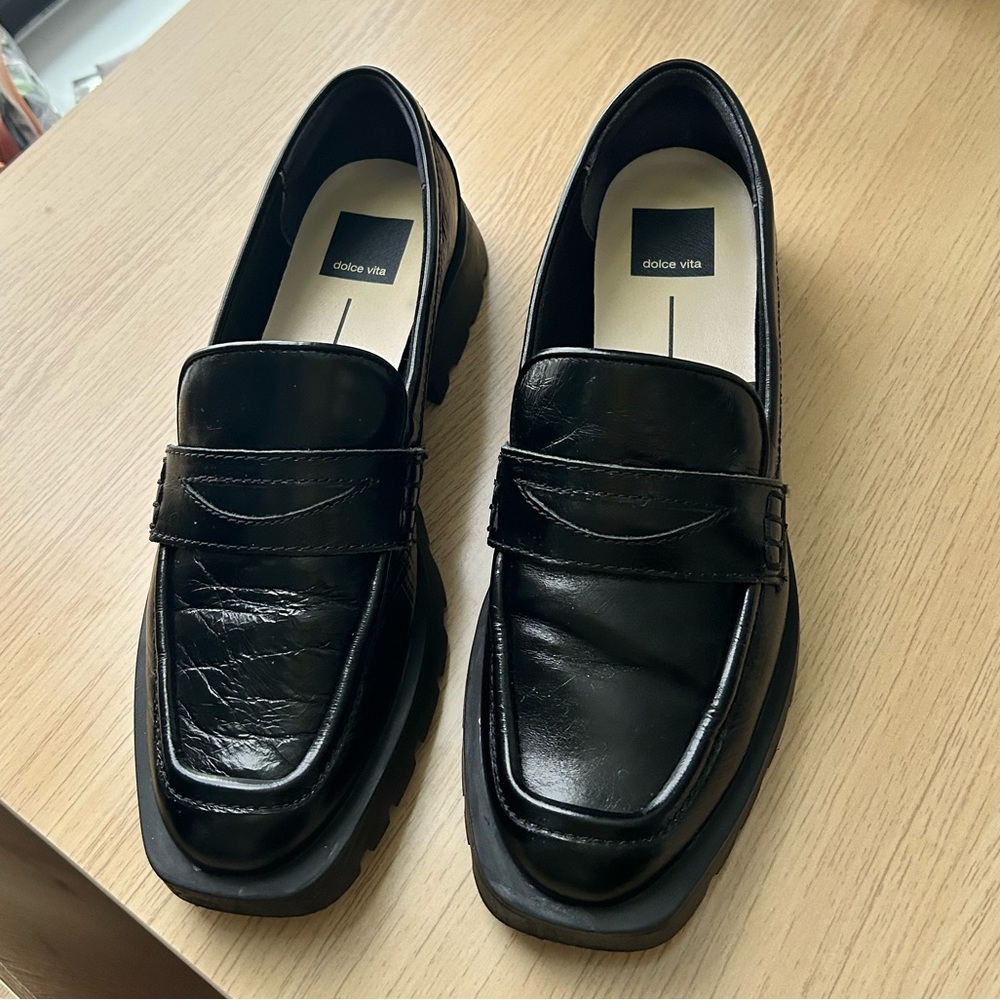 Dolce Vita Elias Loafer Size 8.5 Lug Sole Black Crinkle Patent Leather